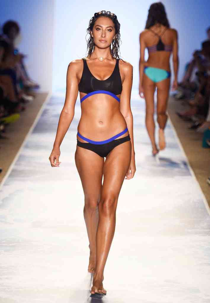 costum de baie din doua piese