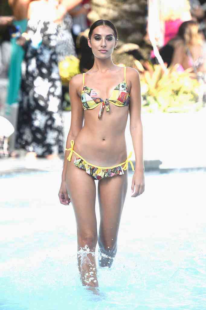 costum de baie la moda in vara