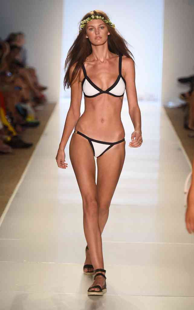 costume de baie in tendinte