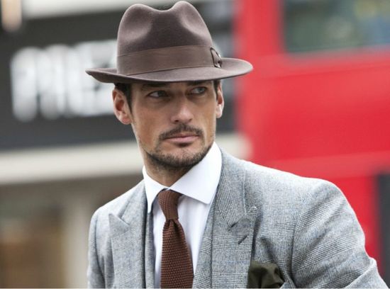 Barbati cu palarie Trilby
