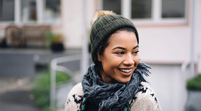 Cum sa porti o esarfa cu o rochie? Ghidul AZ