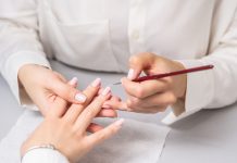 Cum să alegi baza perfectă pentru manichiurile French