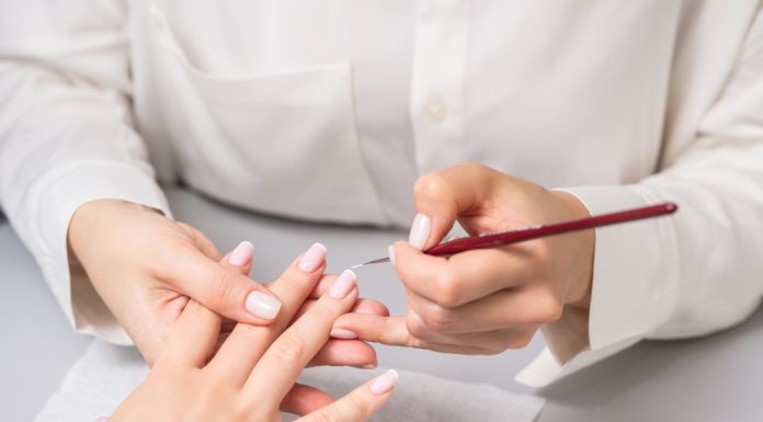 Cum să alegi baza perfectă pentru manichiurile French