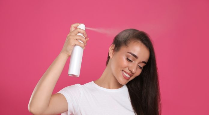 Fixativul de păr: cum alegi produsul potrivit pentru un look perfect